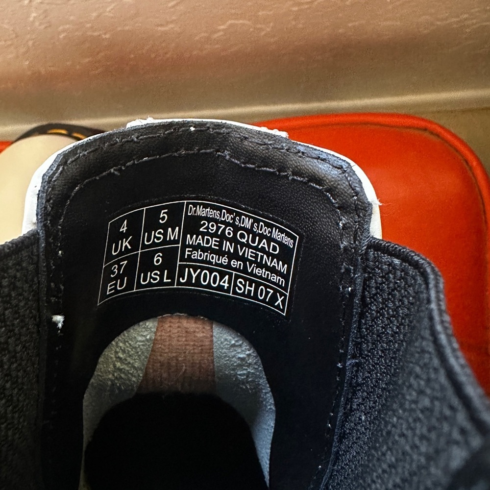 Dr Martens 2976 Smooth Leather Platform Quad Chelsea Boots in White unisex - Picture 14 of 16